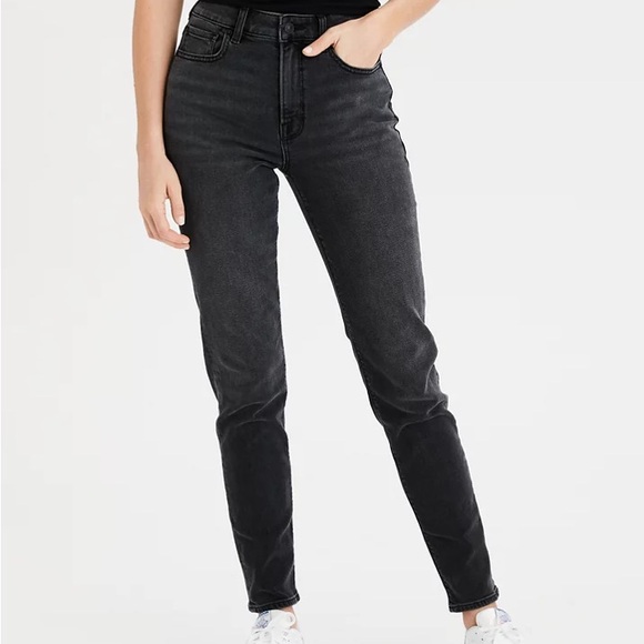 American Eagle Outfitters Denim - American Eagle Black 6 Long Mom Jeans